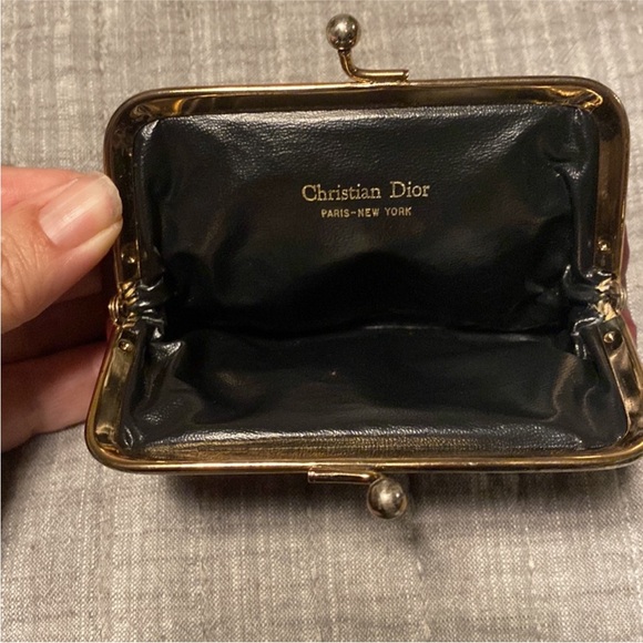 Dior KissLock Coin  Pouch - Picture 7 of 8